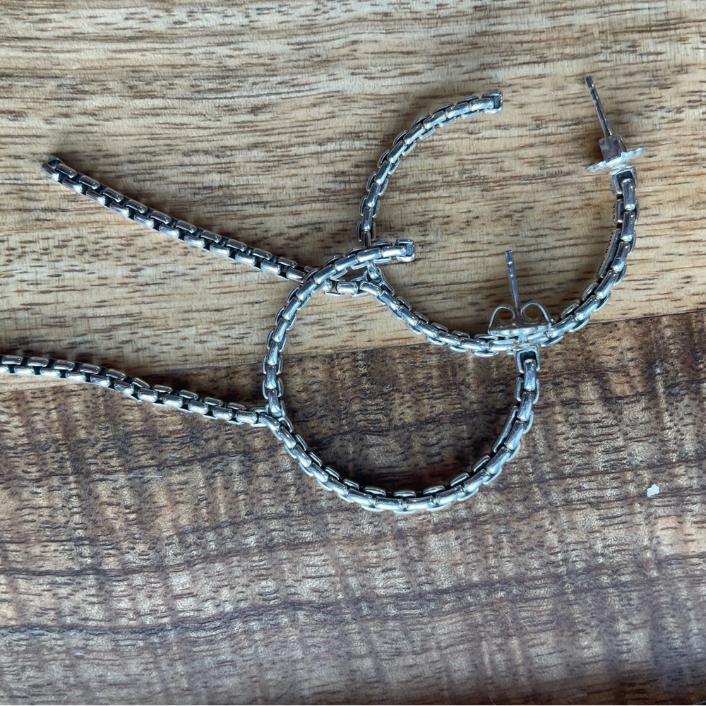 Jai by John Hardy Sterling Silver 925 Box Chain Hoop Earrings With A Dangle